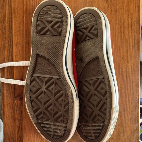 Converse - Picture 2 of 4